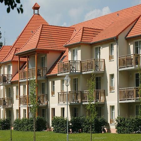 Residence Vtf Les Allees Du Green Levernois Kültér fotó