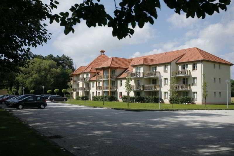 Residence Vtf Les Allees Du Green Levernois Kültér fotó