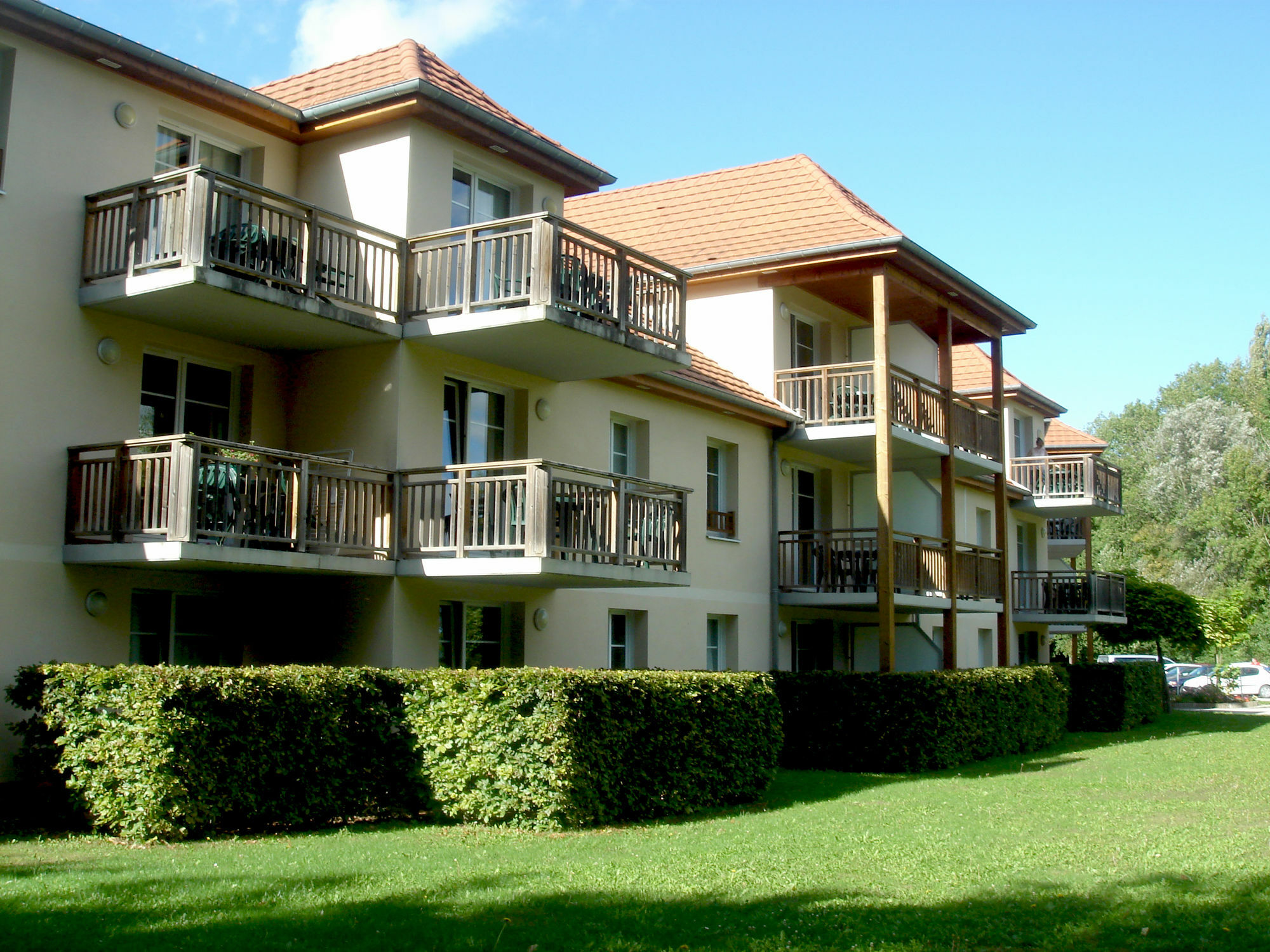 Residence Vtf Les Allees Du Green Levernois Kültér fotó