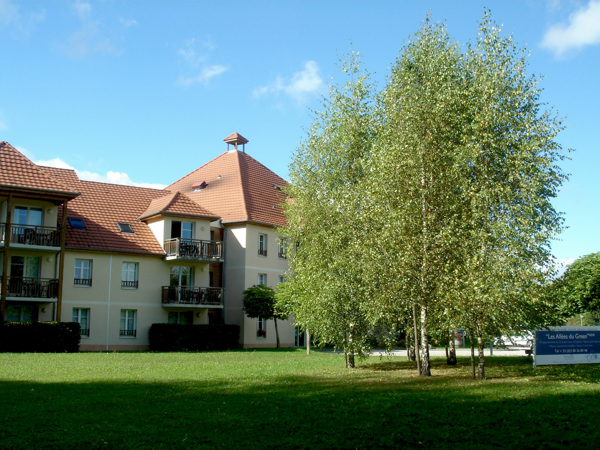 Residence Vtf Les Allees Du Green Levernois Kültér fotó